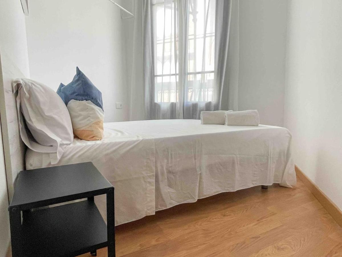 Hostourist Fira Plaza Espana 3 Rooms Barcelona Bagian luar foto