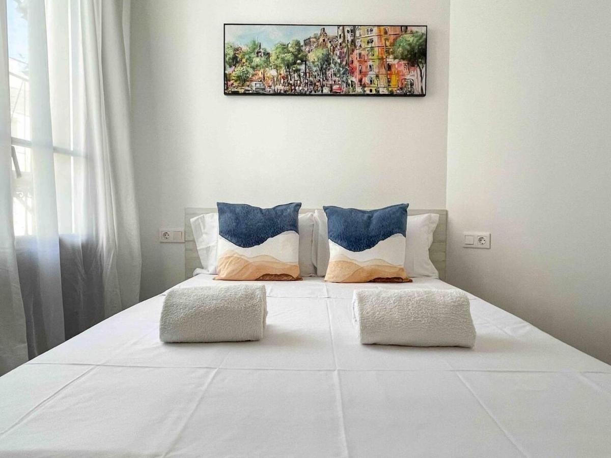 Hostourist Fira Plaza Espana 3 Rooms Barcelona Bagian luar foto
