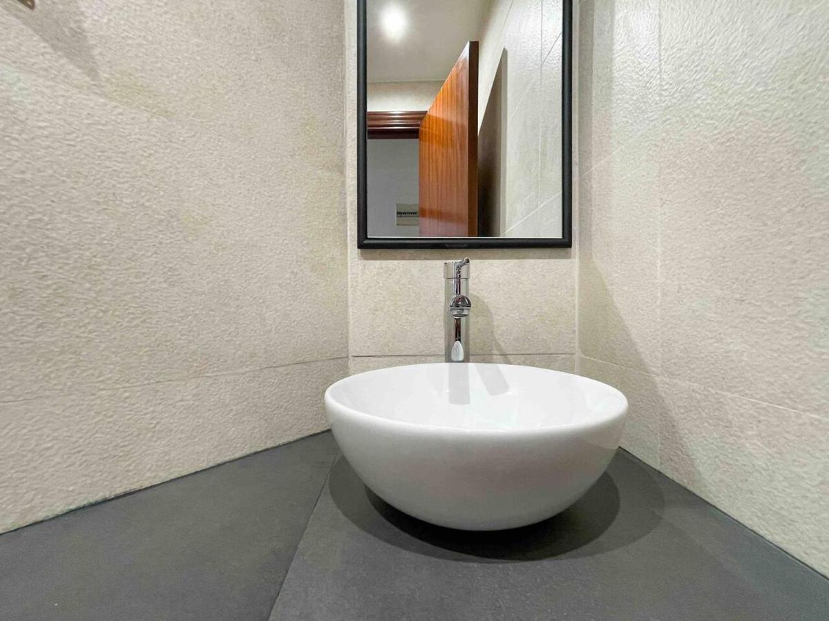 Hostourist Fira Plaza Espana 3 Rooms Barcelona Bagian luar foto