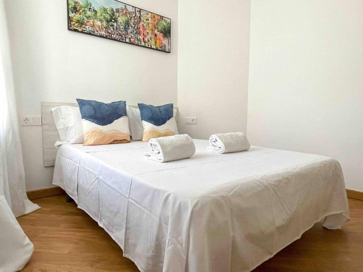 Hostourist Fira Plaza Espana 3 Rooms Barcelona Bagian luar foto